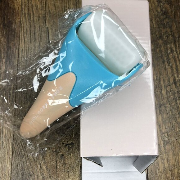 ROSELYNBOUTIQUE Ice Roller for Face Wrinkles Fine Lines Puffiness Stick Massager - Picture 1 of 3